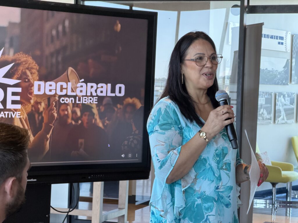 Jennie Dallas en la mesa redonda sobre el proyecto de ley HB 2121 con legisladores estatales en Pensilvania