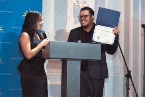 Por si te lo has perdido: una organización de defensa de los derechos de los latinos organiza un acto en Las Vegas que reúne a la senadora Carrie Buck y a la comunidad latina 